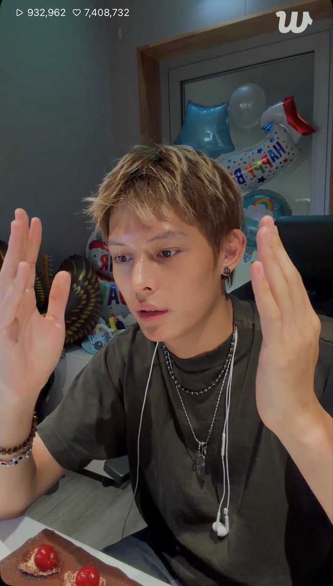 keookie214's tweet photo. いちいち動きが可愛いじぇむ🦅💞
ずっと何気ない会話でにこにこ笑ってて欲��いし、ずっと幸せでいて欲しいほんとうに
#Happy21andOnlyJAMES 
#제임스의_빛이_차오르길
#JAMES #제임스 https://t.co/UtXPD58Fzx
