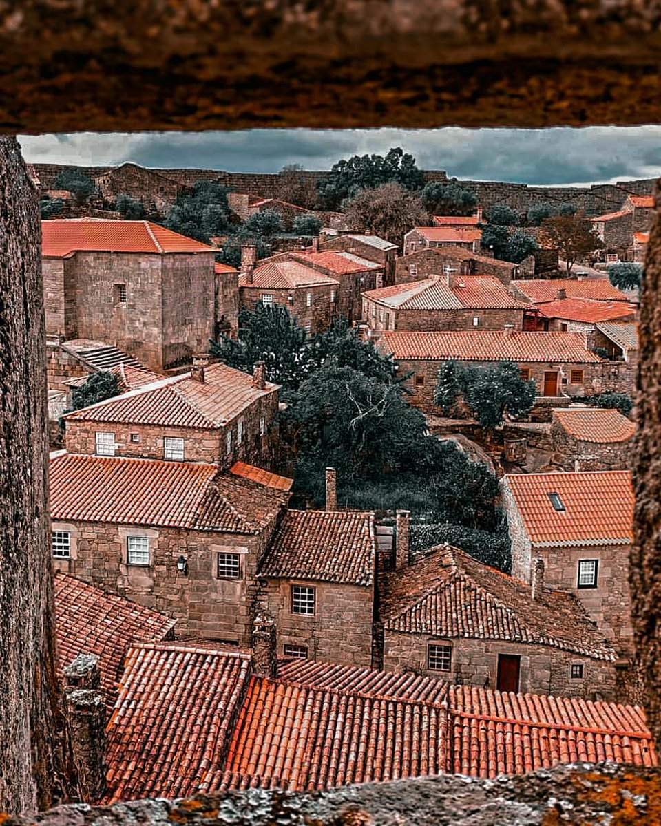 AHistoricasPT's tweet photo. Como o casario da Aldeia Histórica de Sortelha encaixa tão bem entre si... Parece uma tela, não acha? 🥰

📸 @marisalmeidamartins

#Sortelha #AldeiasHistoricas #AldeiasHistoricasdePortugal https://t.co/J5wN7MYe4m