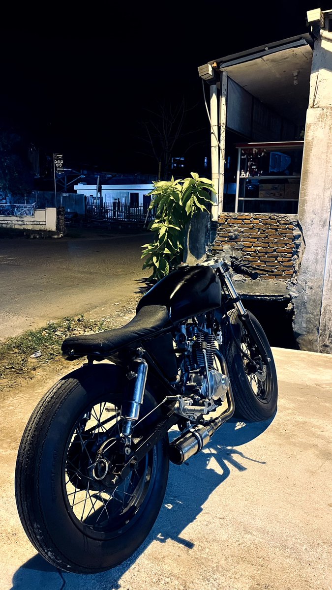 0012nanas's tweet photo. wts, want to sale.
caferacer basic tiger revo 2007 ss lengkap beserta nomor rangka, mesin mulus kering aman jaya, mesin up tipis tipis, konsep caferacer rockers 60s era
#wts #zonauang https://t.co/nbE26uqn4o