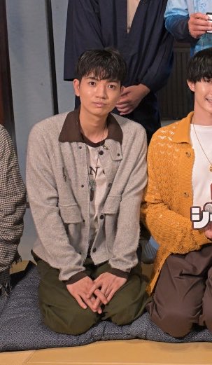 yug_tan38's tweet photo. 手がとっても𝑷𝒓𝒆𝒕𝒕𝒚💋💋💋💋💋 https://t.co/dsjkchacBE