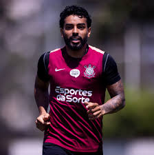 TelecoSCCP's tweet photo. Algo praticamente inédito vai acontecer hoje no @Corinthians , os vagabundos que não correm, se esforçam ou tem vergonha na cara vão treinar em 2 períodos.

Heróis, todos eles, que foram desclassificados e humilhados de todas as formas possíveis em todas as competições do ano.

Mendigos do futebol, que recebem como CEO, no time que tem a terceira maior folha salarial do País.

Força Guerreirinhos, certeza que dentro em breve vão poder reclamar disso também... Quem sabe até em um podcast qualquer, como vocês tanto gostam.