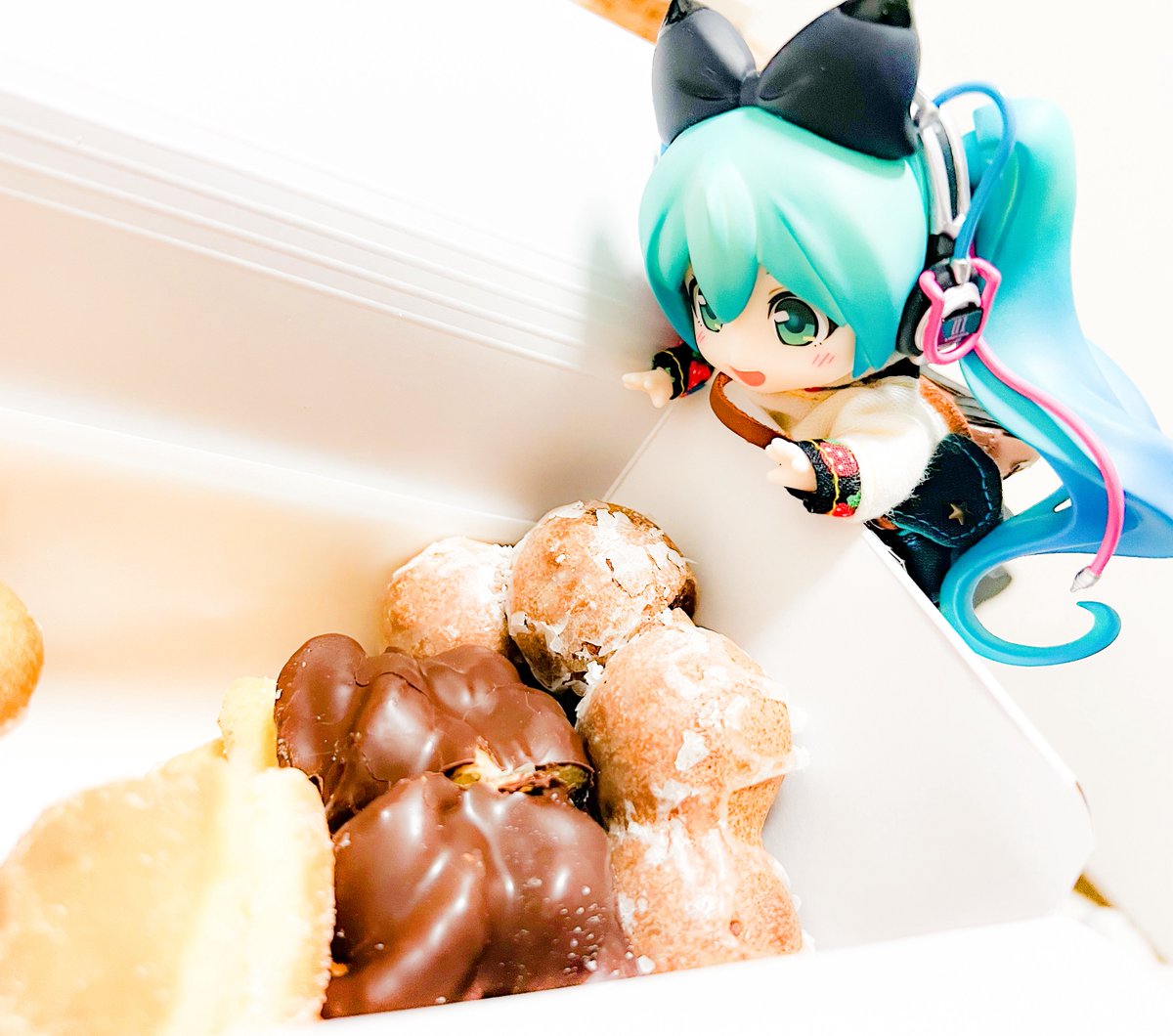 horimiku3939's tweet photo. 🍩✨

うちは真っ二つに切って
妻ちゃんと半分こぱたーん😂 https://t.co/TM3kwyC5IO
