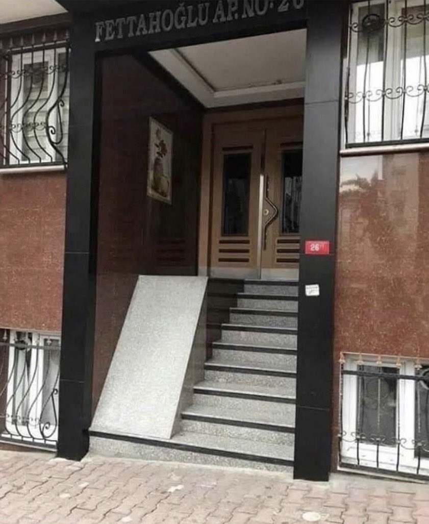insaatdoktoru's tweet photo. İskan alabilmek için yapılmış bir engelli rampası

Şaka değil kontrolör gelip bunu görüp onay veriyor https://t.co/R7VQxFOYmY