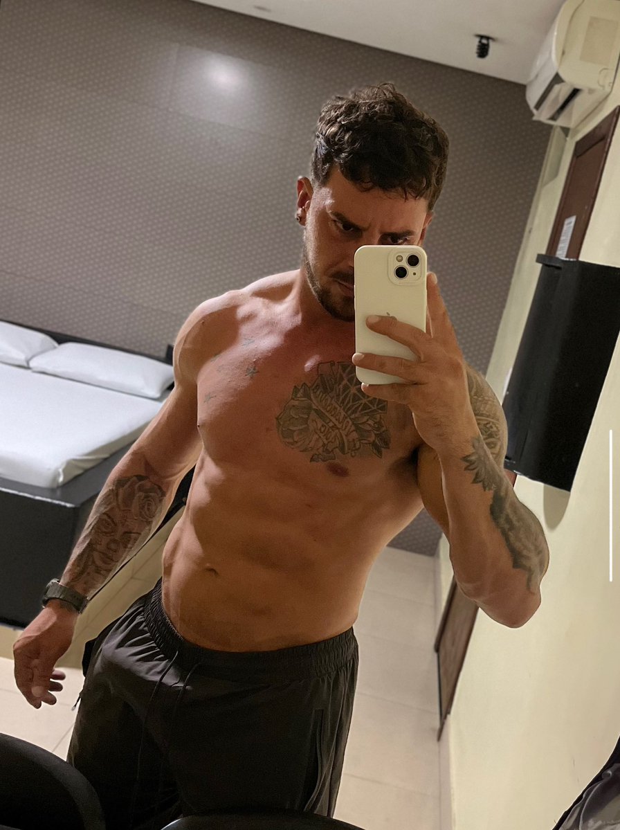 VitorDominus's tweet photo. Que só observa e não tributa é apenas espectador. Quero ver quem tem atitude. 💸👑

https://t.co/UnRDadEZmF https://t.co/vzBFwyz9j3
