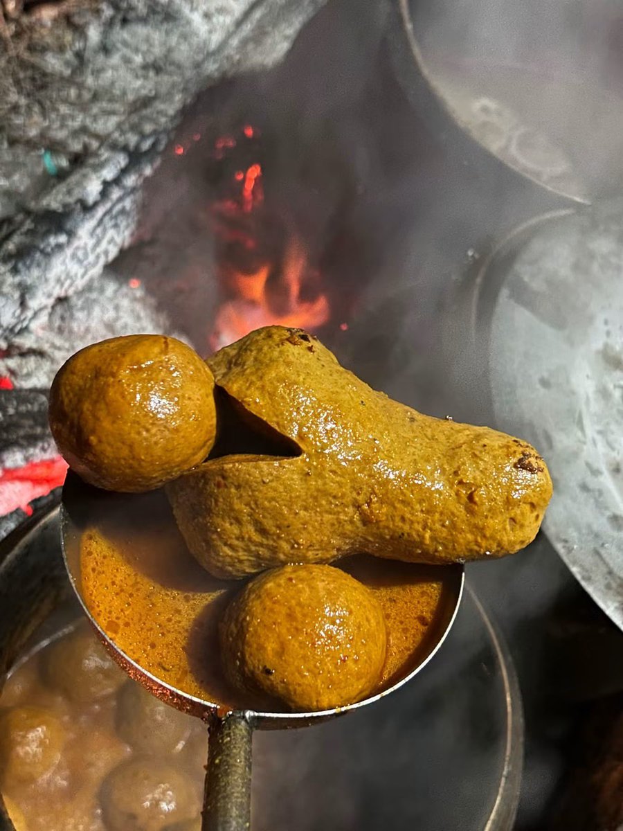 _mussegareeb's tweet photo. Ab ye konsa naya Wazwaan Dish hai??🤭🤔 https://t.co/hyYwCLOxWe