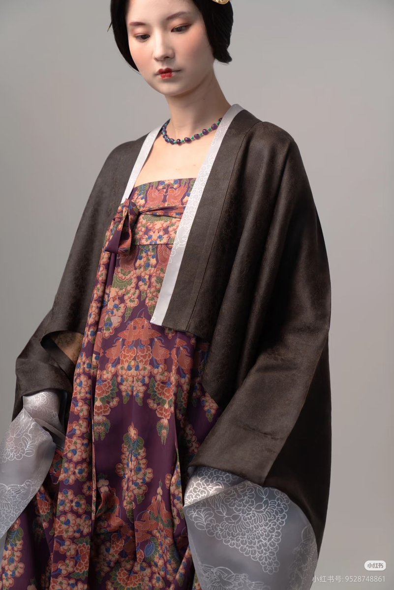 damingwangchao5's tweet photo. 参五KHAOS
法门寺猜想
#hanfu #汉服 https://t.co/oZE3QA6If8