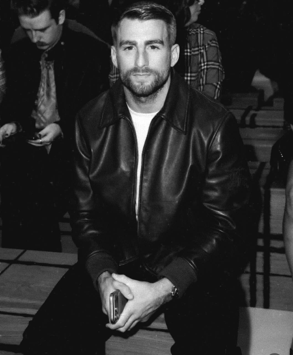 lsvbetmachine's tweet photo. What always amazes me is that Haggerty looks like an actor or a model yet he's one of the best strikers of this era. Rocking Burberry fashion shows and all that. Pure class lad.

#ONECHAMPIONSHIP #ONESAMURAi4 https://t.co/HaueHd8MG8