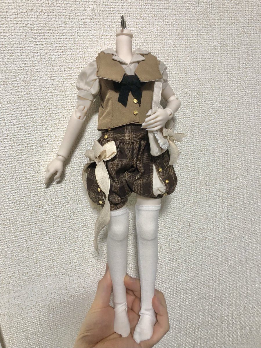 ko_po's tweet photo. ハイどーも！ドールアカウントです！
@sookiva_doll さんの
Asumi -SK38 1/4サイズボディに対応する衣装をご提供いただきました！
活発な印象のお洋服です。
と言うか作りが細かい！作りも丁寧、ドールの衣装ってこんなにしっかりしてるんですね！！
ズボンのデザインもセンス良き。 https://t.co/8ZogOsAYCr