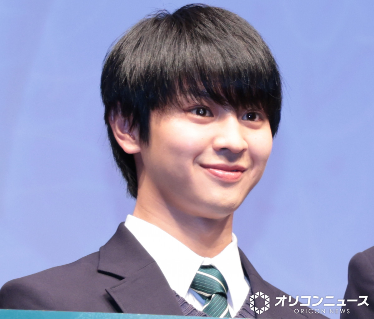 oricon's tweet photo. 藤本洸大、撮影の合間も“外郎売”を練習✨️
「ゴールはあの方の演技」　
簡秀吉も驚き‼️
https://t.co/x7Ozix8u9d https://t.co/mb24UWJTvE