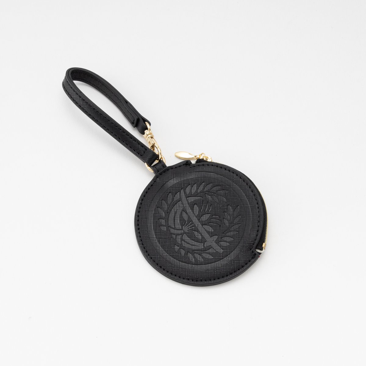 Super_Groupies's tweet photo. ／
『刀剣乱舞ONLINE』コラボバッグ
燭台切光忠 モデル 販売中！
＼

燭台切光忠が付けている眼帯をコインケースに落とし込み、ブラウンのベルトで胸当てを表現しました。
コインケースには紋が型押しにて入っています。

▼今すぐ入手🛒
https://t.co/ETAvEuSonB

#刀剣乱舞 #とうらぶ https://t.co/DvqN7QSL9w