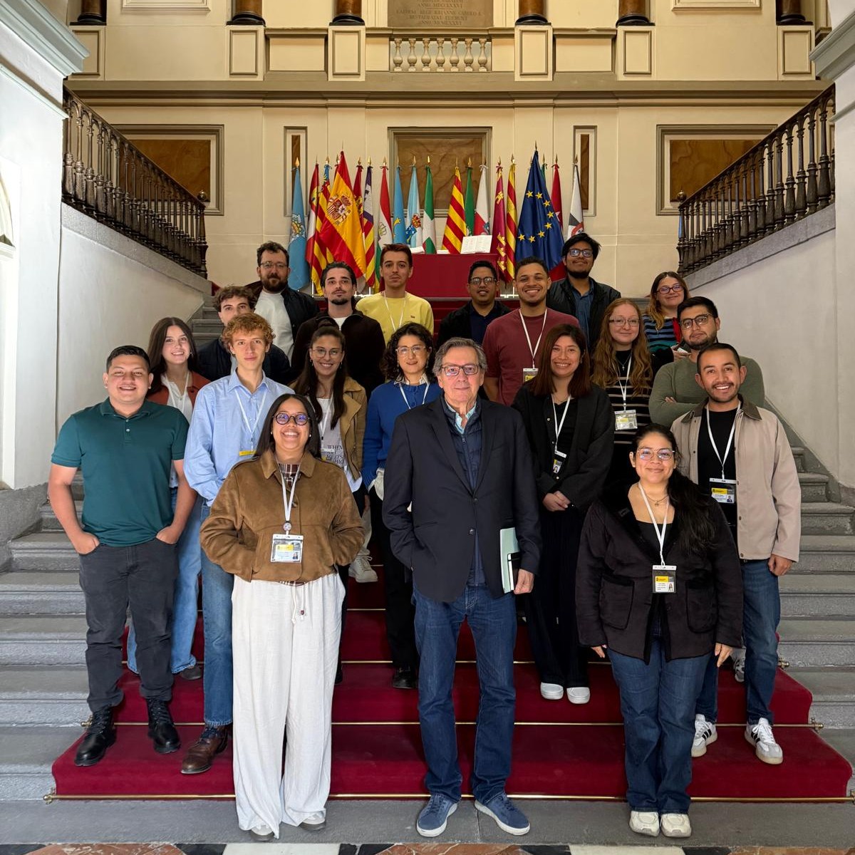 cepcgob's tweet photo. Estudiantes del #MásterDerechoConstitucional @UIMP @cepcgob con el profesor @FVallespin, que ha impartido la semana pasada su asignatura https://t.co/RpPHu9GcR9