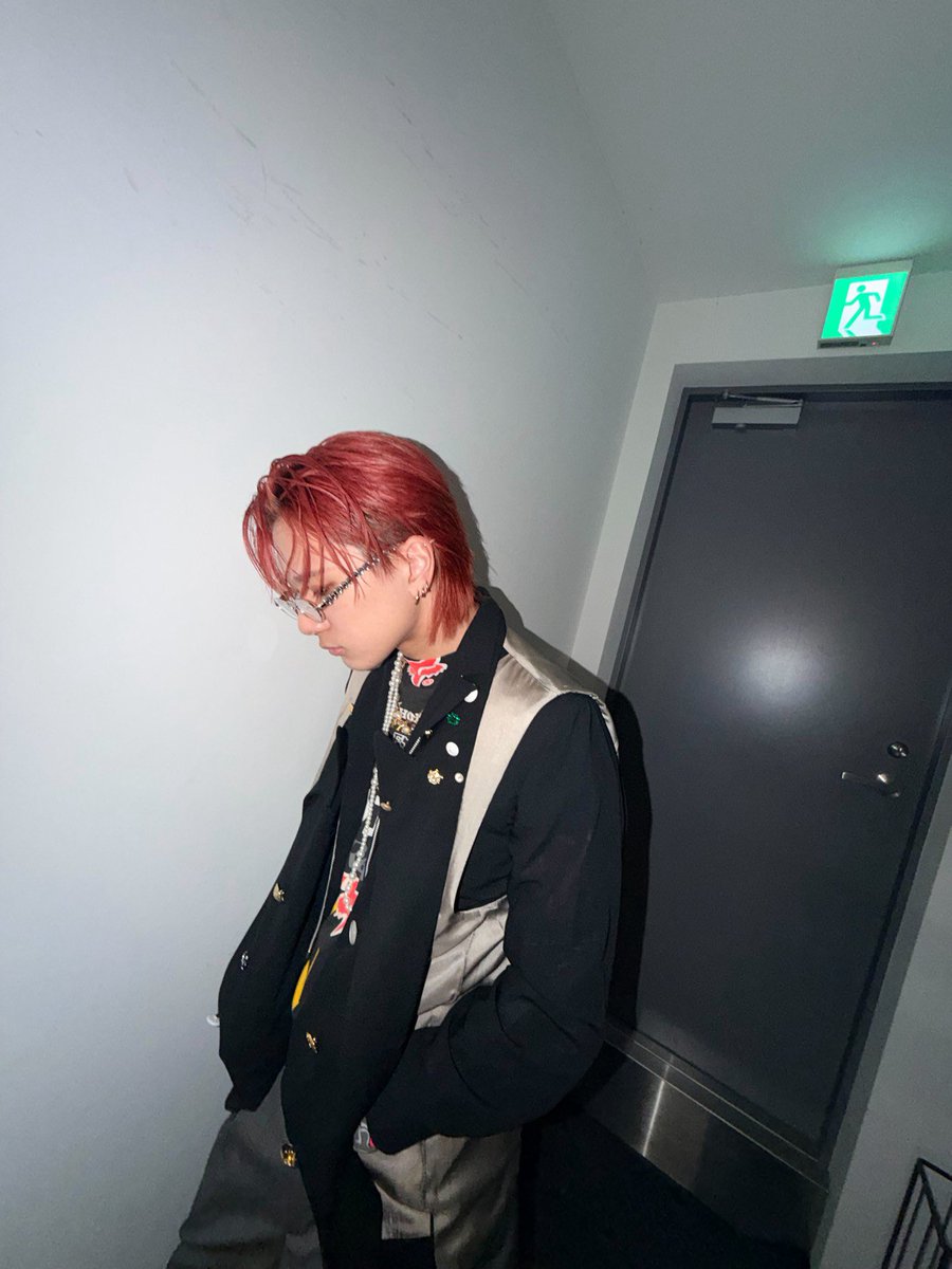 LIL_LEAGUE_'s tweet photo. 【#岡尾真虎🐯】

『LIL LEAGUE's place "ATELIER" 2026』
LIL LEAGUE OFFICIAL FANCLUB 
チケット追加販売が開始となりました！

キービジュアルとグッズも解禁され、
少しずつ''ATELIER''がどんなものなのかが見えてきたんじゃないですか？

ぜひお越しください。
そして楽しみにしていてください。

⬇️URL⬇️
https://t.co/jDdaQvlnDg

#LILLEAGUE
#LIL_ATELIER