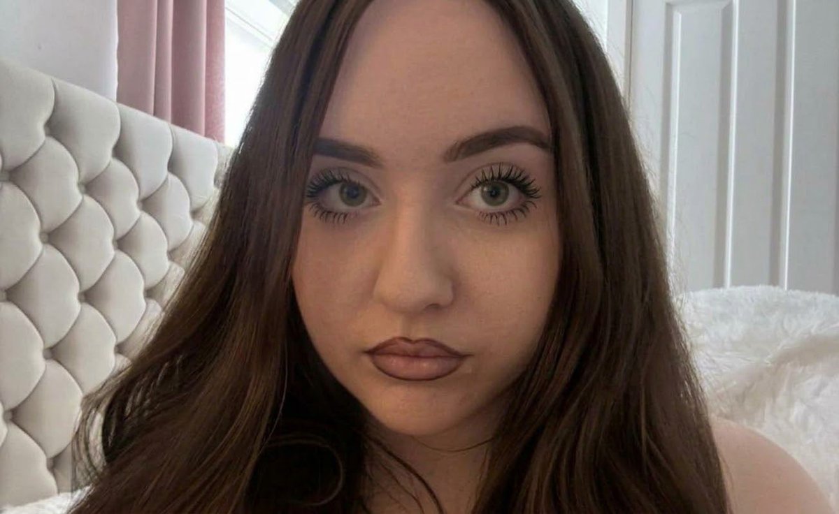 odakaq's tweet photo. Blonde itself washed you out, it’s not your color. Dye your hair brown, refine your eyebrow shape, try on dark lipliners as they enhance pale skins. https://t.co/h2s2CMip5q