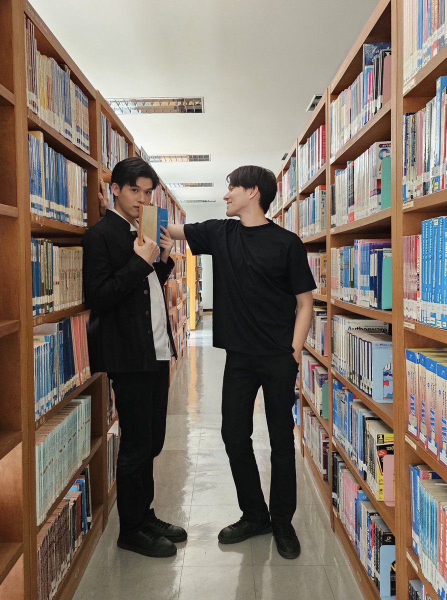 Tearremq_'s tweet photo. สองสิ่งที่รู้ว่ามีแต่ไม่มีโอกาสได้ดู https://t.co/vGQkYxjtXo