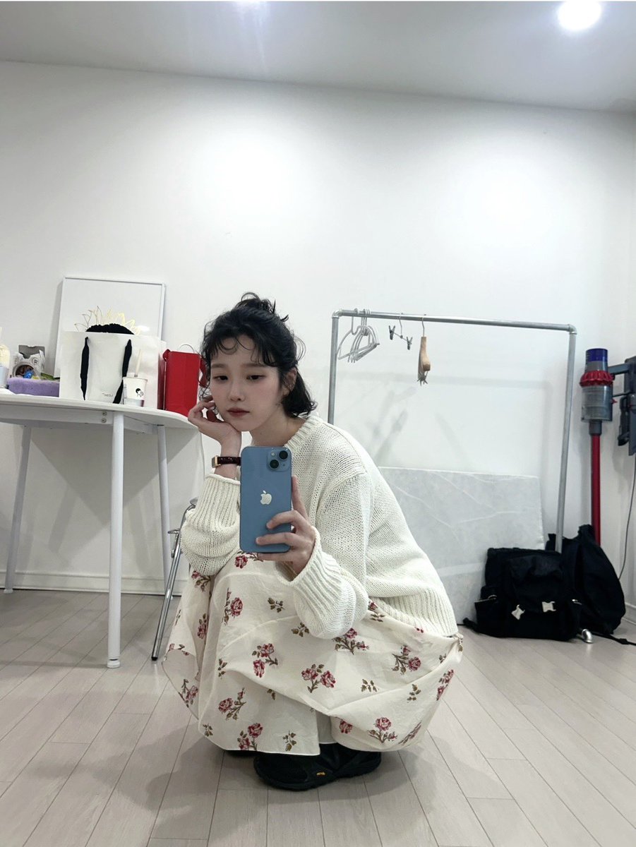 iuedelweiss's tweet photo. 베리즈에 징니가 올려준 사진!

#아이유 #IU https://t.co/JGcxDlFiU8