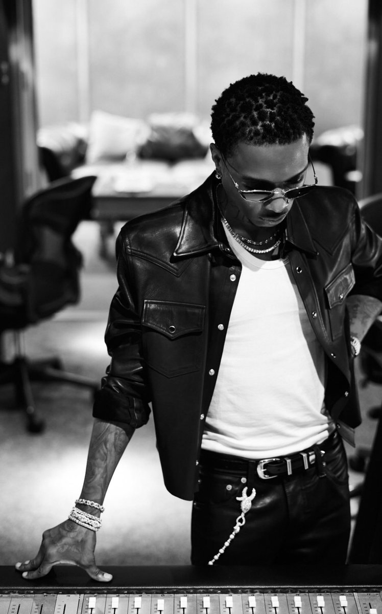 TheDamiForeign's tweet photo. Wizkid is dropping a new album soon! The whole world is waiting!🔥❤️🦅 https://t.co/s4C2u1sr8h
