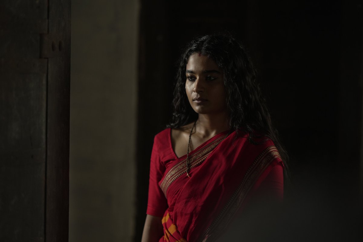 Haxsha_Rsy's tweet photo. WHAT IF THE REAL NIGHTMARE BEGINS WHEN YOU CLOSE YOUR EYES? 🔥

Presented by Prashanth Neel, #418 unleashes a chilling new horror thriller with fresh talent and a bold pan-India vision. Releasing worldwide on October 23 in Telugu, Kannada, Tamil and Hindi! 👁️🎬

#418TheMovie https://t.co/ul2AjLCChH