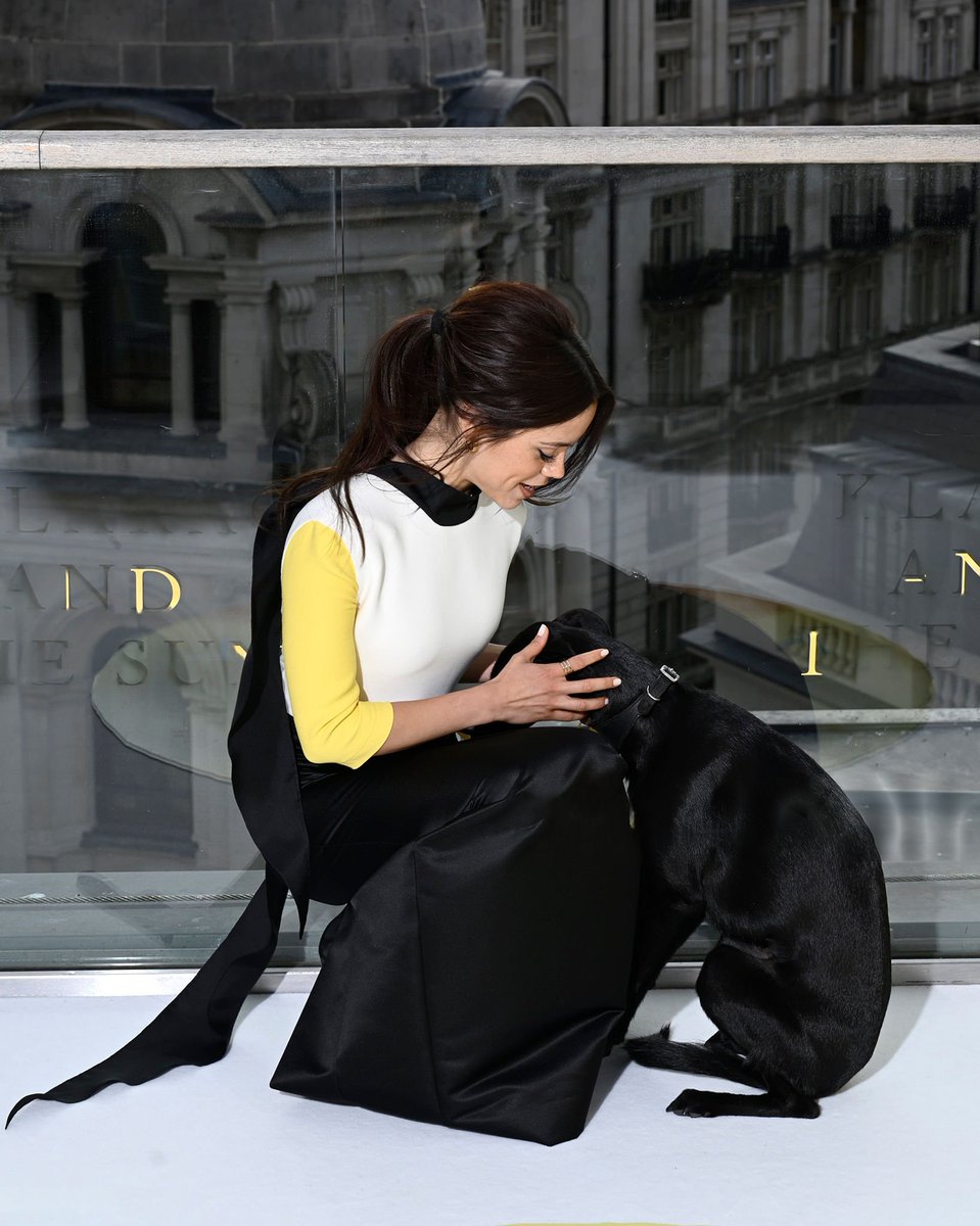 jenna_ethereal's tweet photo. Jenna posing with her dog omg 🥹🥹

Jenna Ortega w Twigs at Klara And The Sun photocall London (watermarks removed) https://t.co/KmBAAtNBVj