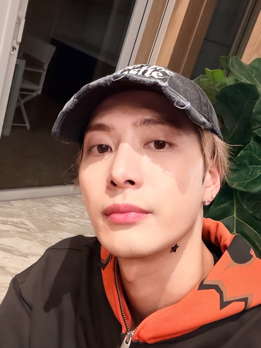 JacksonWGlobal's tweet photo. [#JACKSTAGRAM] 261014 selfish.animal (1/5)

"OCT 🎞️
Part 1."

#JacksonWang #王嘉尔 #잭슨 #TEAMWANG https://t.co/z5ZQeR5gsD
