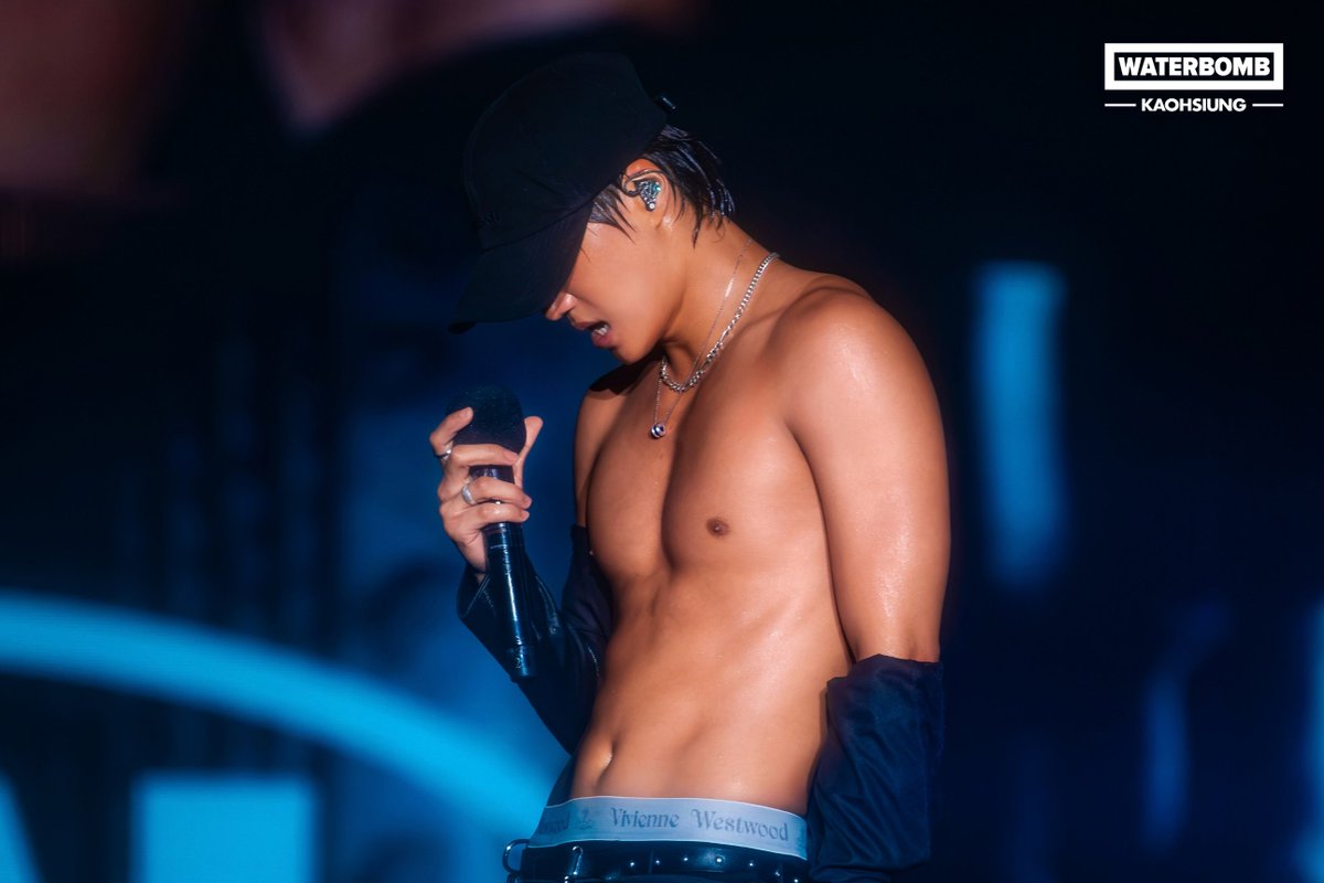 Waterbomb_KHH's tweet photo. ✨Highlight Performance Photos✨

KAI (@zkdlin) x Waterbomb Kaohsiung (@Waterbomb_KHH ）   
性感與帥氣雙重暴擊，舞台王者致命魅力讓全場為之瘋狂！❣️ https://t.co/mCdE2BFrNE