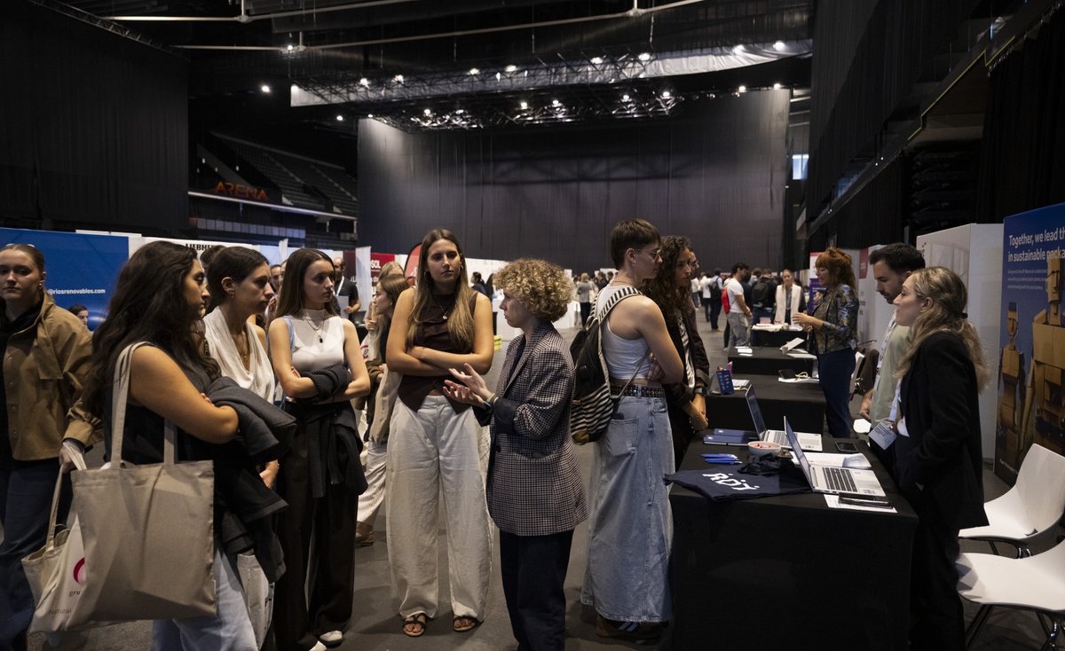 UNavarra's tweet photo. 📢 La #UPNA celebra el XIX Encuentro de Empleo y Emprendimiento con más de 1500 personas inscritas y un centenar de empresas participantes
La cita, en el Navarra Arena, incluye entrevistas exprés, orientación laboral o deporte
ℹ️ https://t.co/jATML3K5ZO @FundacionUPNA https://t.co/oknGjZqAcd