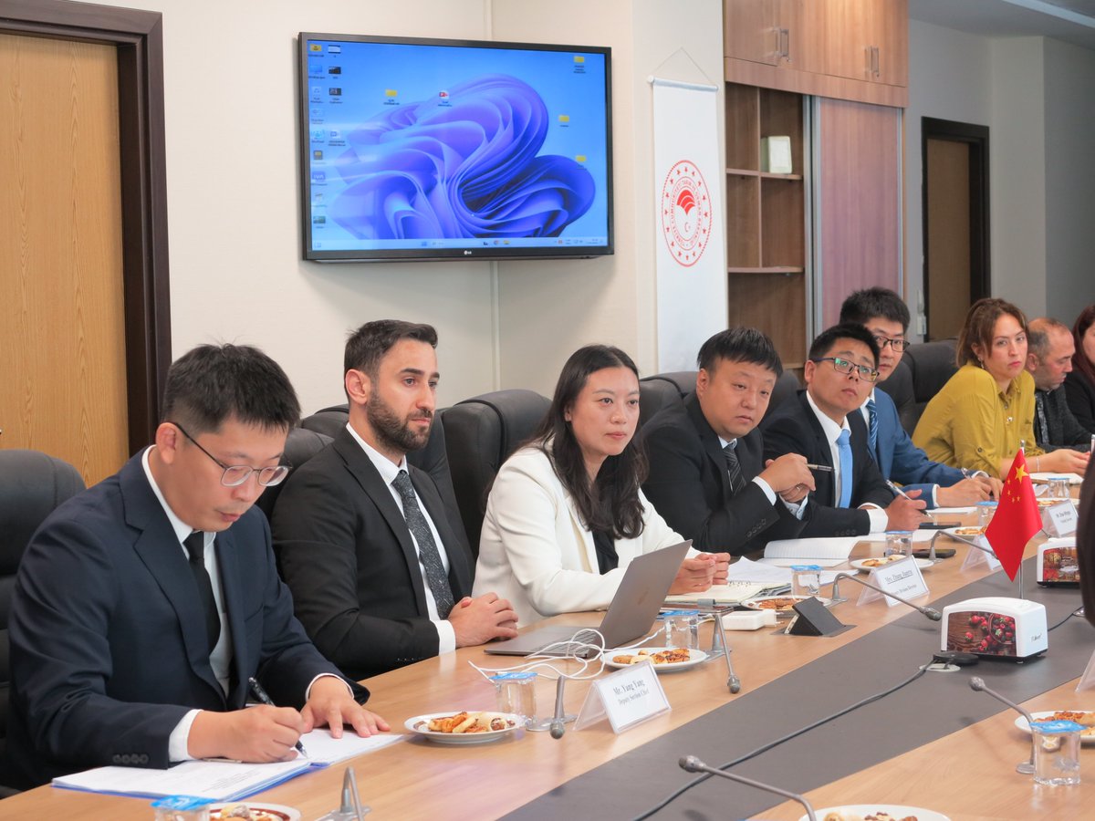 GidaveKontrolGM's tweet photo. 🇹🇷🤝🇨🇳 Kanatlı Eti İhracatına Yönelik Teknik İş Birliği

🐔 Çin heyetiyle kanatlı eti ve ürünleri ihracatına yönelik teknik görüşmeler gerçekleştirildi.

📌 Ziyarete ilişkin detaylar Bakanlığımızın web sayfasında: https://t.co/eXqcfHpHmc

@TCTarim @ibrahimyumakli