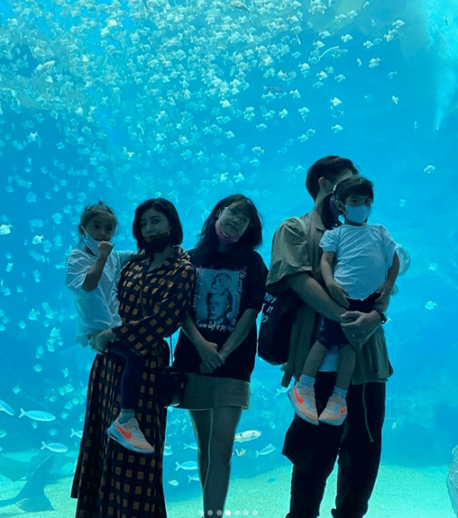 cds00817's tweet photo. [敬さん、锰くん、颜玖ちゃん、郧くんの4人と撮った写真、见返すといつも笑颜になる] https://t.co/zc7D2qexCy