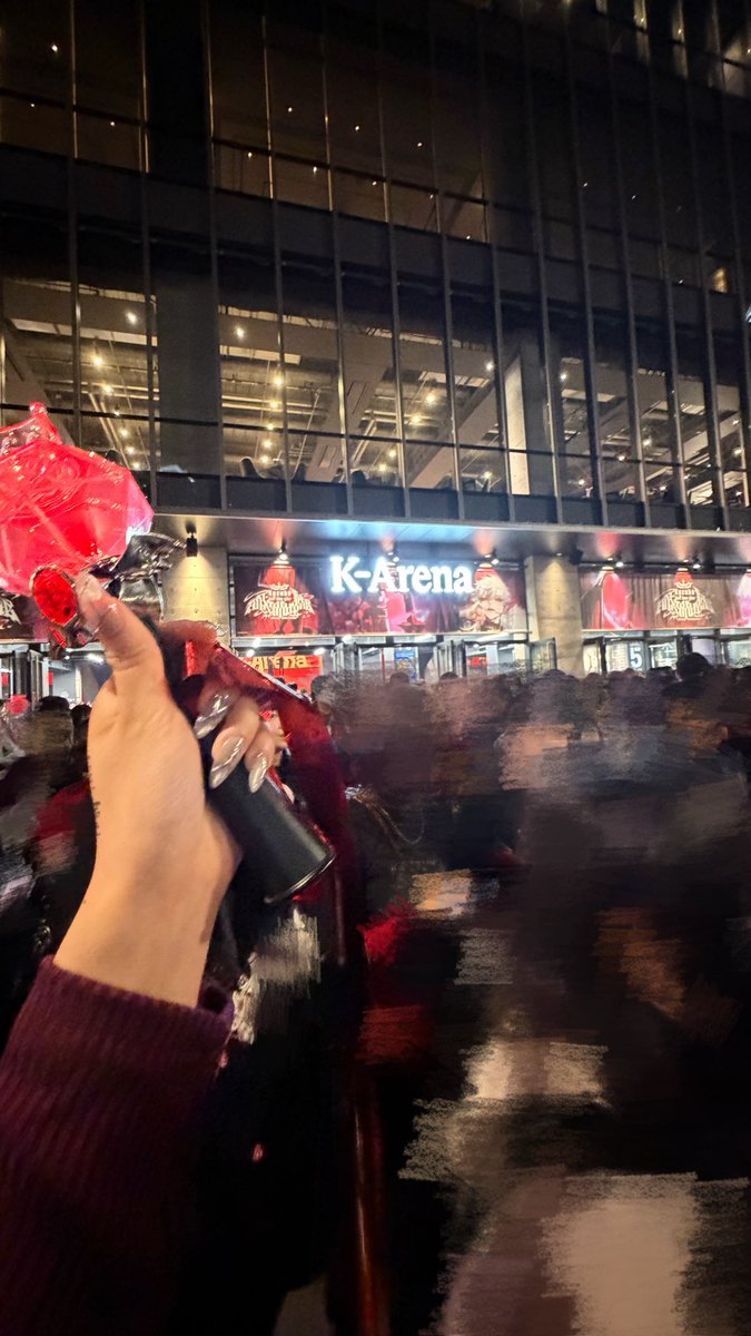 hanamaru_12ren's tweet photo. #虚空狂宴
#葛葉ワンマンライブ

最高の2日間を過ごせて特大感謝✨️
葛葉のライブの後、銀テの写真撮らせてくださいってお願いしたら銀テごとくれたお姉さん本当にありがとうございます😭 https://t.co/0FrGFGtBAs