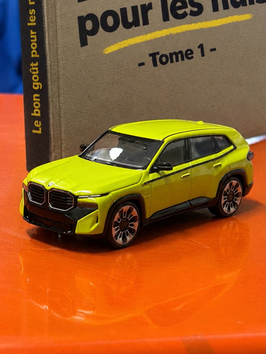 AutosMinisTacot's tweet photo. 🇩🇪 Ce BMW XM Minichamps 1/43 @minichampsofficial arrive discrètement chez Tacot avec une couleur passe partout et qui saura matcher avec le reste de votre collection BMW !
#bmwxm #minichamps #143scale https://t.co/zRJgcuu302