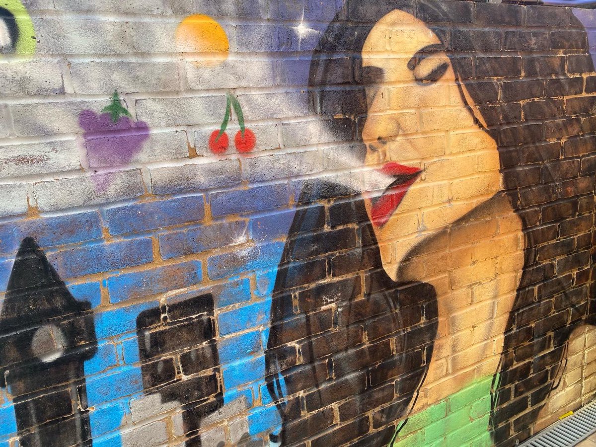 d_caseyx's tweet photo. #WallArtWednesday 🩵 #AmyWinehouse #WednesdayAddams #lifeisbeautiful #shisha #photography #nofilters https://t.co/gYgHfDp8Kb
