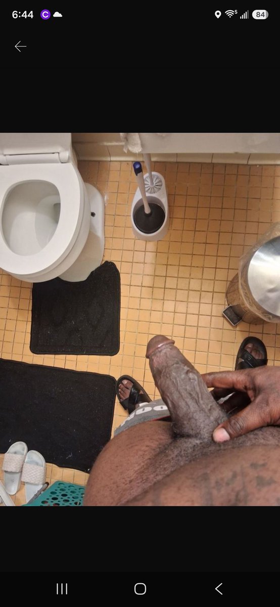 Spartanbur78298's tweet photo. Him need sum attention https://t.co/44LFckCqrL