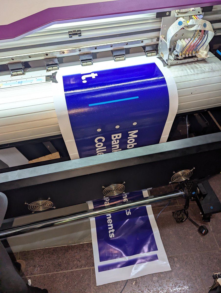 ZoppyGraphics's tweet photo. Full kit Branding https://t.co/xc0o1IjAhp