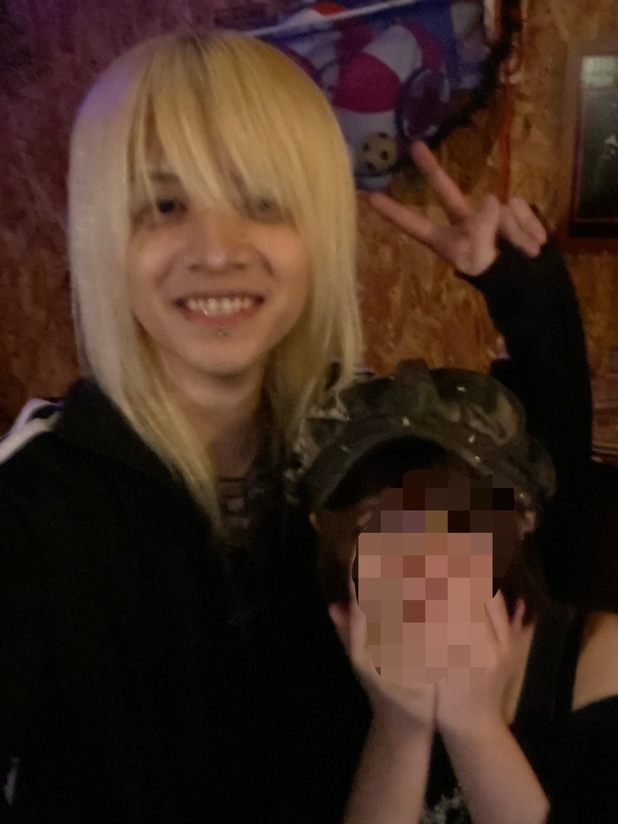 bass__6's tweet photo. ありえないぐらい幸せでした
また絶対ライブ行くね https://t.co/SGPrDhvt1Q