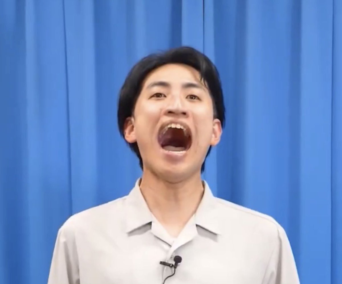 lai_p01's tweet photo. ケーキの火を吸って消している https://t.co/bNrfz2kQbp