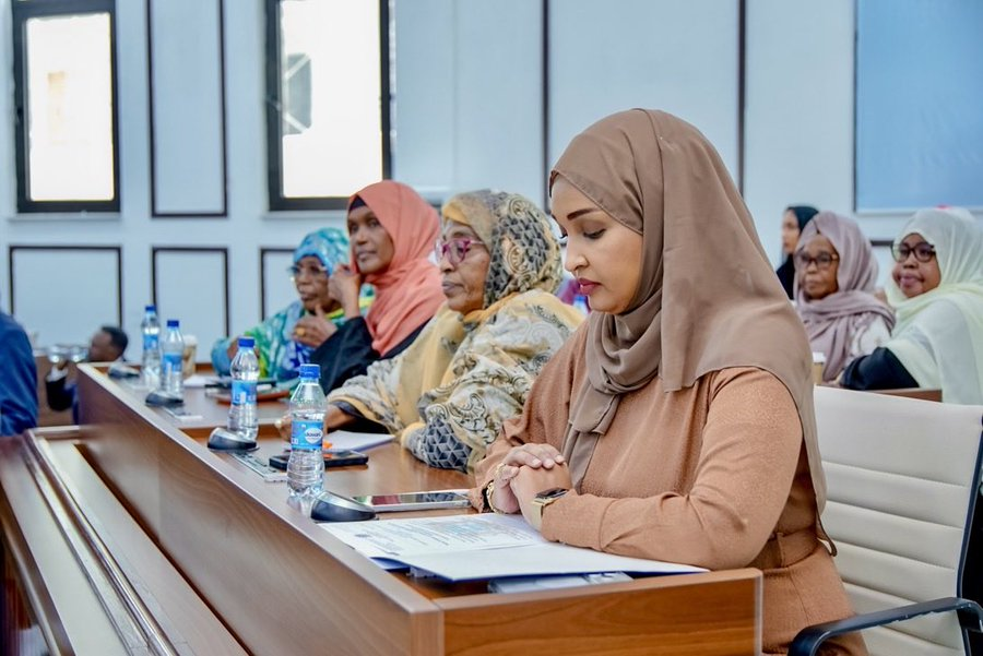 mogadishueye's tweet photo. #Somalia's House of the People has approved the Rape and Sexual Misconduct Bill during today's parliamentary session.

The legislation passed with 132 votes in favor, 3 against and 5 abstentions, marking a significant step in the country's legislative process. https://t.co/UHPB5c6GlR