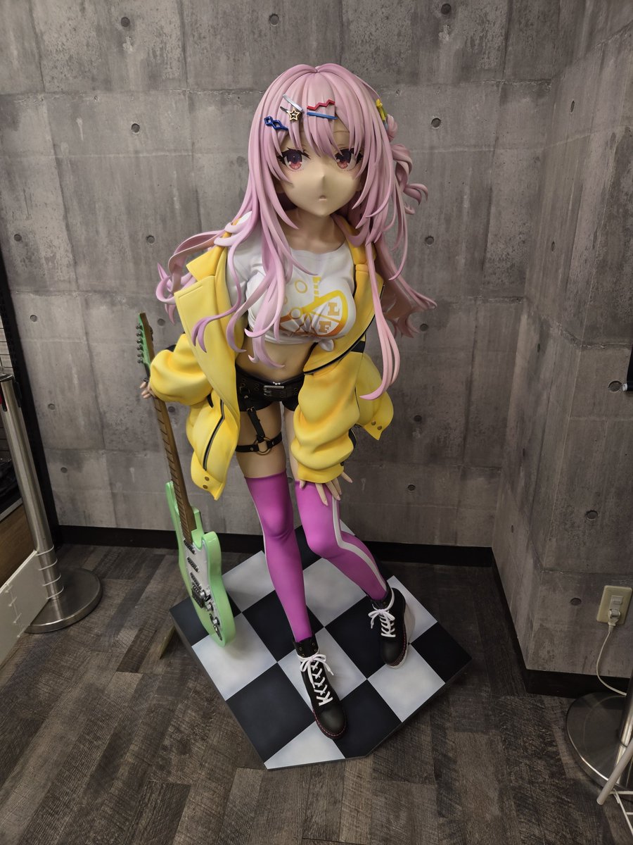 Kamerad10IO's tweet photo. 日曜セーブポイントその２

ソナーニル・シャルノス特設展
ゆずショップ等身大恵凪
俺達の文化祭(仮)夜の部 https://t.co/3vxgKLOgDO