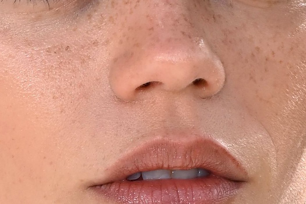jenna_ethereall's tweet photo. The upper lip freckle is back 😭😭😭 https://t.co/ZLhkIrmuPK