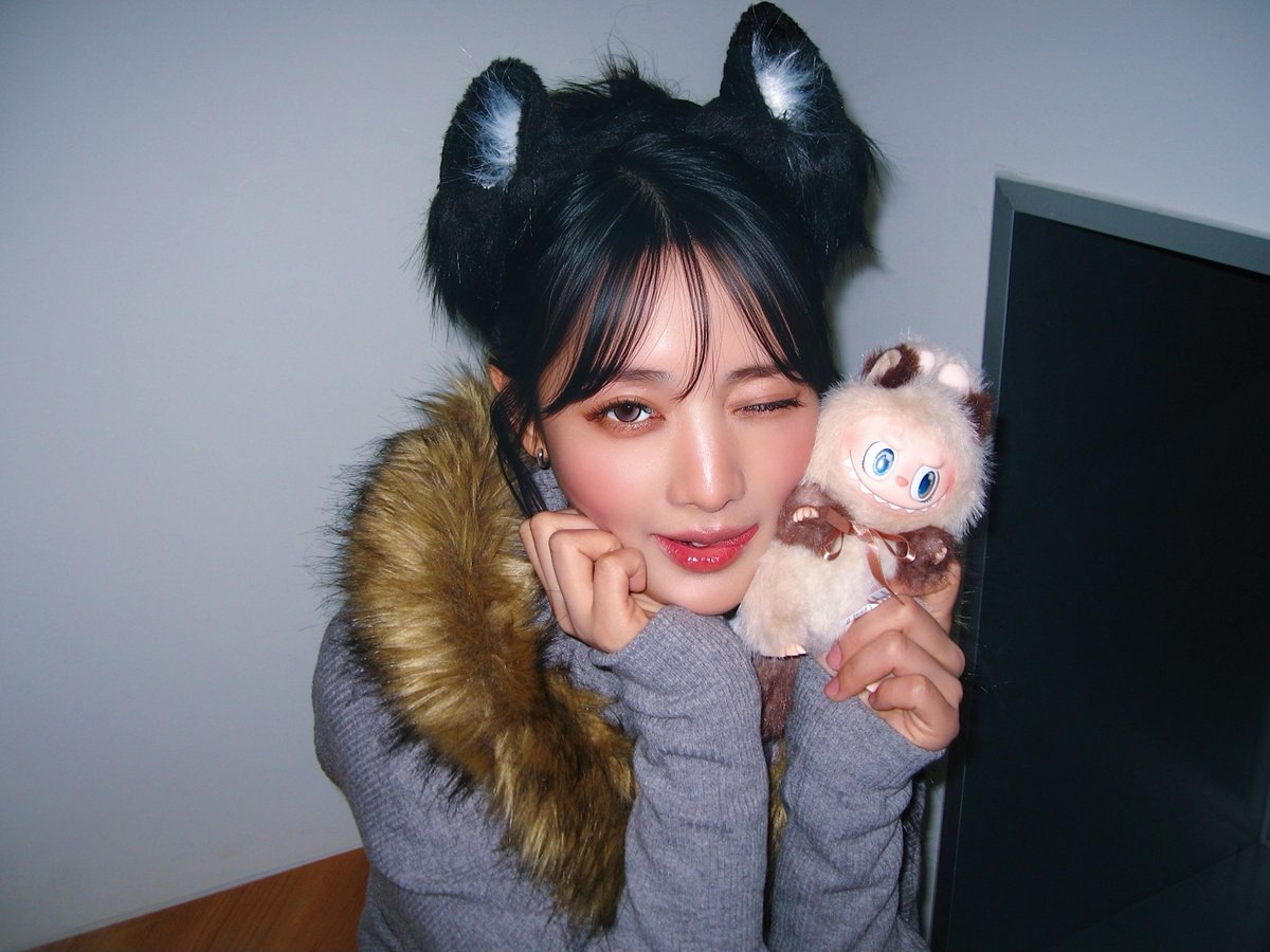 minnicha_th's tweet photo. [IG] 261014 min.nicha

“น่ารักเกินกว่าจะเป็นสัตว์ปะหลาด🐾🐈‍⬛💕

#.โฆษณา #labubu
#themonsters #catmodeon”

🔗 https://t.co/4BtjJHXEju

#มินนี่ #MINNIE #민니
#idle #아이들 [1] https://t.co/G5TFpqQZyx
