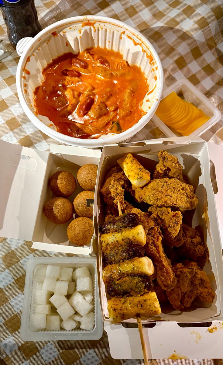 yuu_uu_0's tweet photo. 애들아 아직 한강 괜찮다 근데 이번주가 마지막일거같으니까 이번주안으로 꼭 가 진짜 https://t.co/0uVv0lXmrJ