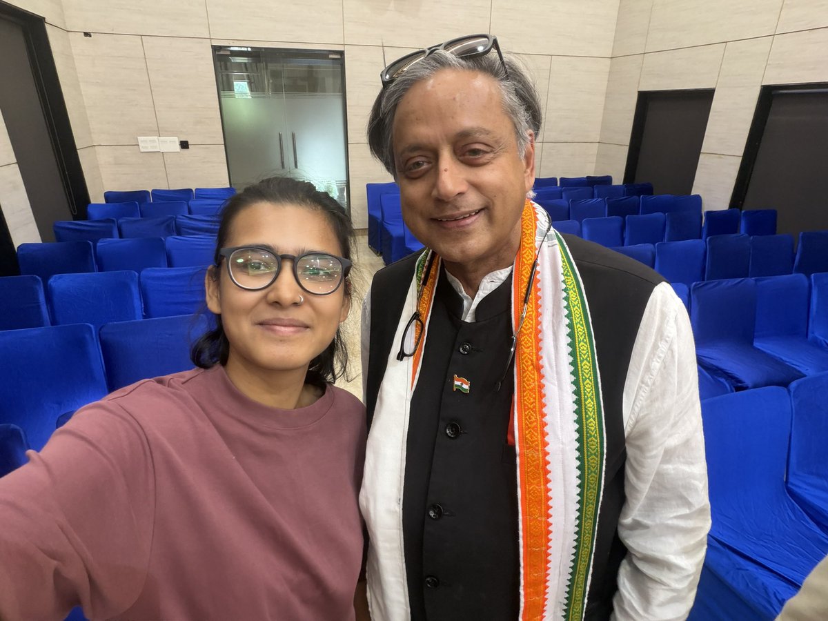 ShashiTharoor's tweet photo. Enjoyed meeting @neha_aisa at the INDIA bloc’s #MarchForDemocracy on Monday. I have great respect for her manifest courage — the courage of her convictions. She also takes better selfies than most! https://t.co/wbRsTF5xPu