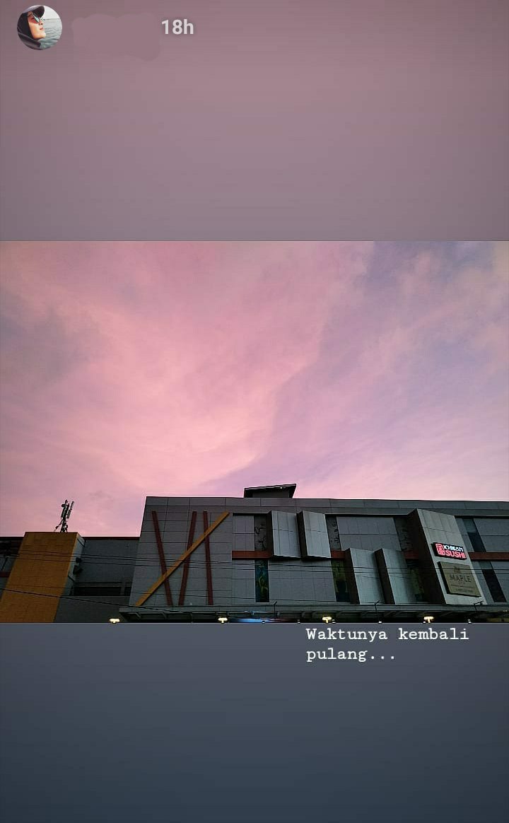 stardust8996's tweet photo. 12 April 2020 temenku meninggal, 11 April 2020 sepulang kerja dia bikin story gini. Sekantor syok semua waktu itu, bener2 ga nyangka banget.. sehari sebelumnya masih haha hihi tiba2 paginya meninggal 😭
Al-Fatihah 🤲 https://t.co/Bc7Jzet5H8