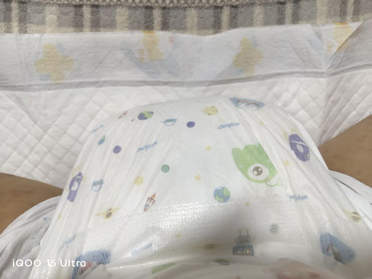 Maggieque86's tweet photo. The Monster series XXL diapers are so absorbent! I'm using these today, and I can finally sleep soundly. It's just that I bought a size too big!  #ABDL   #LittleSpace #ABDLCommunity #DiaperBoy https://t.co/UfWJU2iPsV
