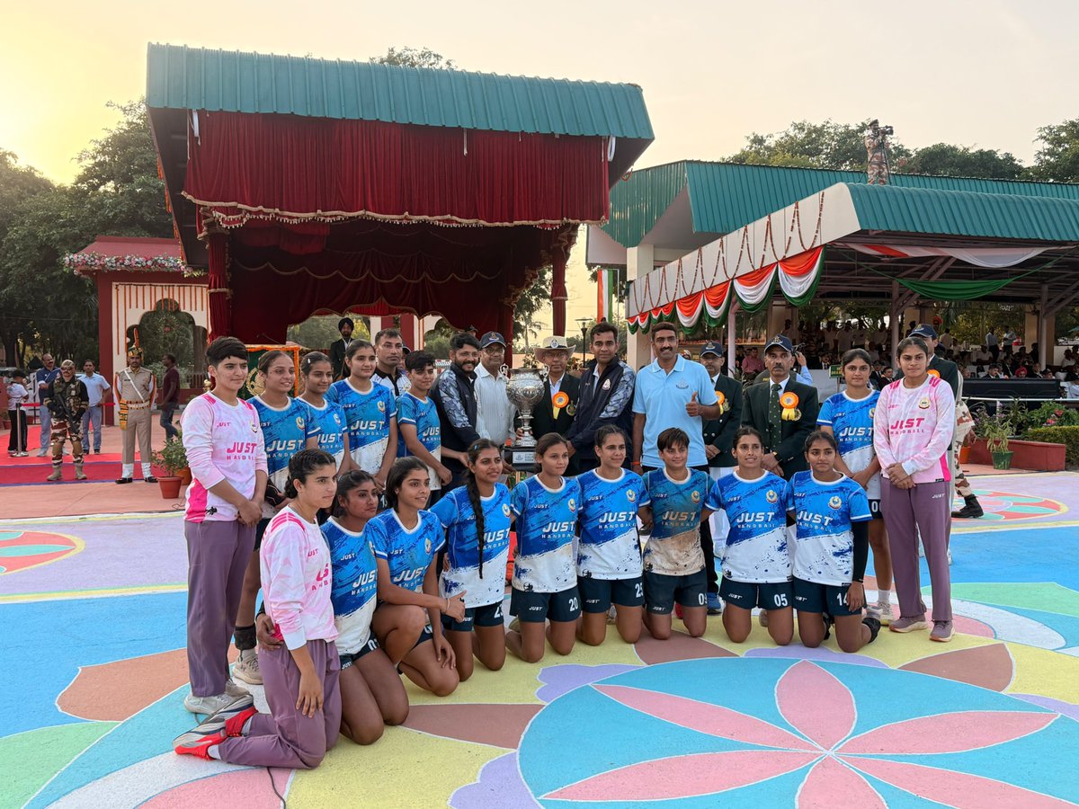 AalamAli789's tweet photo. Biggest Police Sports Fest!
1093 players, 29 forces, 1 Champion - BSF Women.
3rd All India Police Handball Cluster 2026 belongs to BSF!
#ITBP #AIPHC2026 #CAPF #KheloIndia https://t.co/JhmkIALvv9