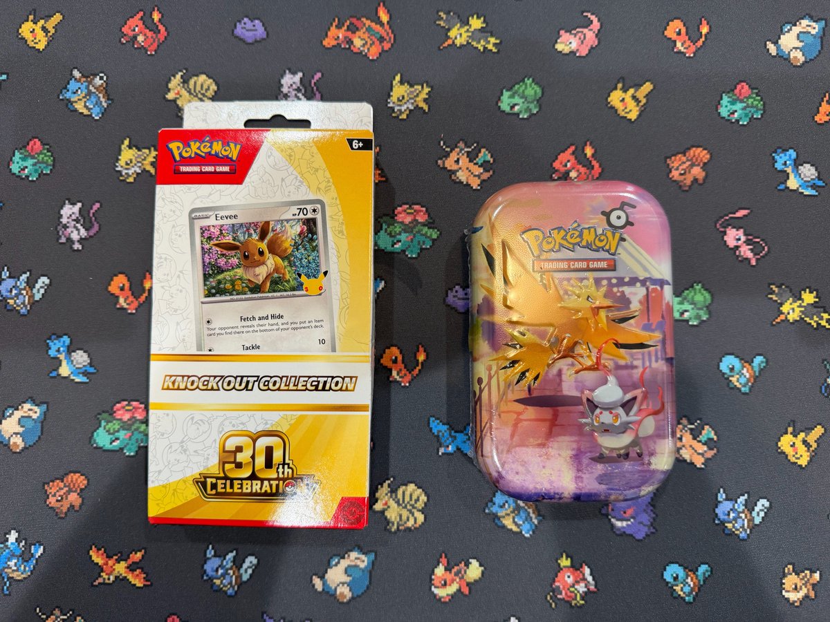 CharmanderChief's tweet photo. Don’t buy in to the 30th pull rate propaganda. It’s a great set. A fun set. 

But the chase cards are still chase cards 👀 https://t.co/Jg3pn4qDfE