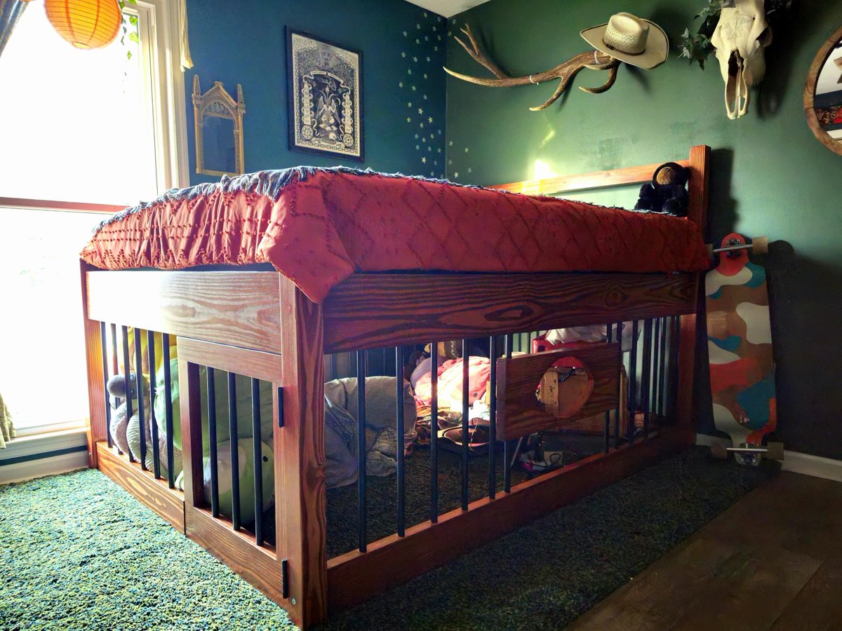 Peter1025076's tweet photo. You know where you sleep tonight https://t.co/V4Qb1A9EAI