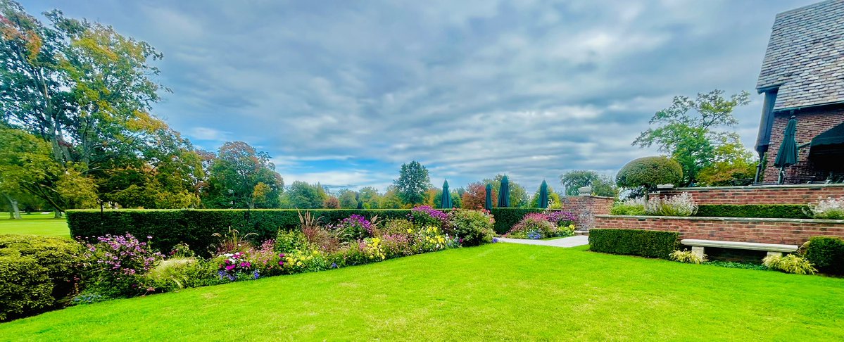 fleur_de_CCD's tweet photo. At CCD, It’s that time of year for pulling the summer annuals out of the limestone planters at the lower terrace garden.  But the fall garden is still captivating!!! https://t.co/2nAl13Atm2