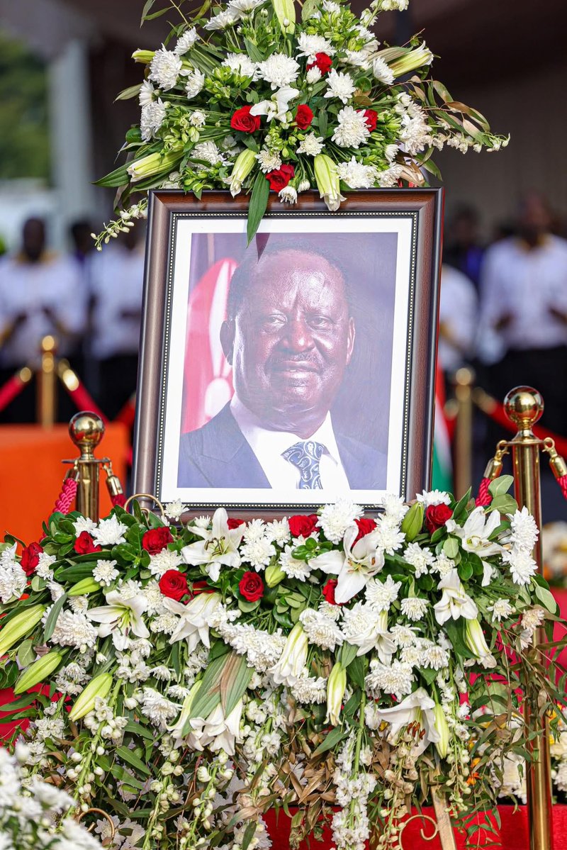 bennetowuonda's tweet photo. Like his life, Raila’s death has been mysterious. Truly a force that even in his death he still roars and is loud. The country has frozen, a legend has taken a bow! https://t.co/mq1vDnJBAK