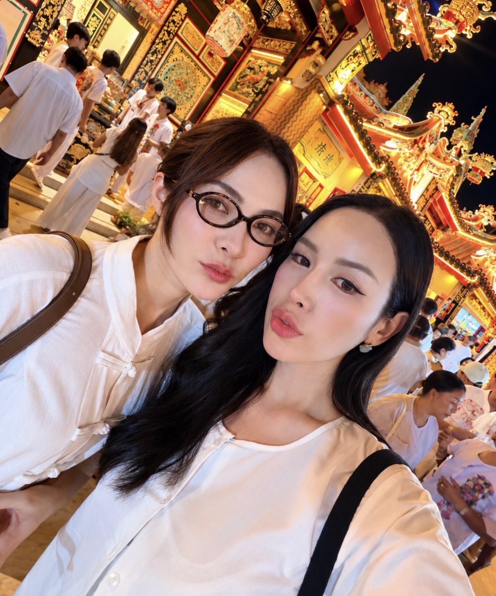 amberbrown__'s tweet photo. ผ่องใสเป็นหน้าเป็นตาภูเก็ตมาก ของดีจังหวัด เปล่งปลั่งอิ่มพลังบุญมากแก บรรยากาศครึ้กครื้นด้วย  ช่วงหยุดเหมือนได้ไปชาร์จแบตตัวเอง เริด ๆ สวย ๆ

#ชาล็อตออสติน #CharlotteAustin https://t.co/CzkKczcqTA