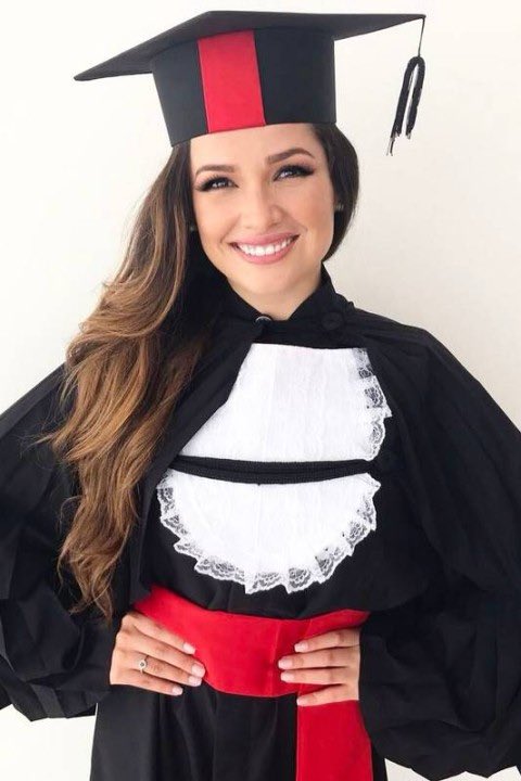 updatecharts's tweet photo. Nascida em 1989, Juliette Freire é formada em Direito pela Universidade Federal da Paraíba (UFPB) desde 2017 e foi aprovada no exame da OAB muitos anos antes de conquistar o Brasil e VENCER o BBB. https://t.co/5OioVWRzj9