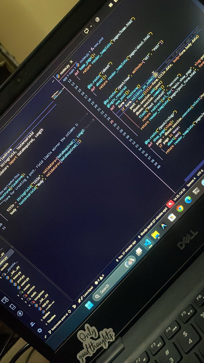 reactwithdee tweet picture